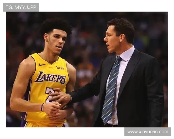 基德高度评价弗拉格具备防守阅读能力与攻防转换关键作用